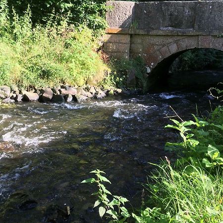 Maesbury Riverside Озуъстри Екстериор снимка
